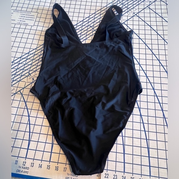 NWOT ASOS SWIM SZ 14 BLACK HI CUT CHEEKY GATHERED DETAIL AT BUST WIDE STRAPS - Picture 2 of 6